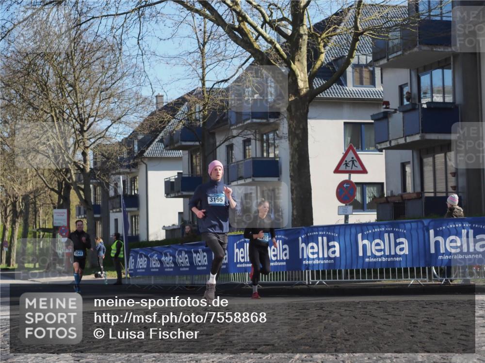 06.04.2025 - 44. Internationalen Wilhelmsburger Insellauf Luisa Fischer http://msf.ph/oto/7558868 06.04.2025 10:25:54 Ziel 3541, 3195, 50 meine-sportfotos.de