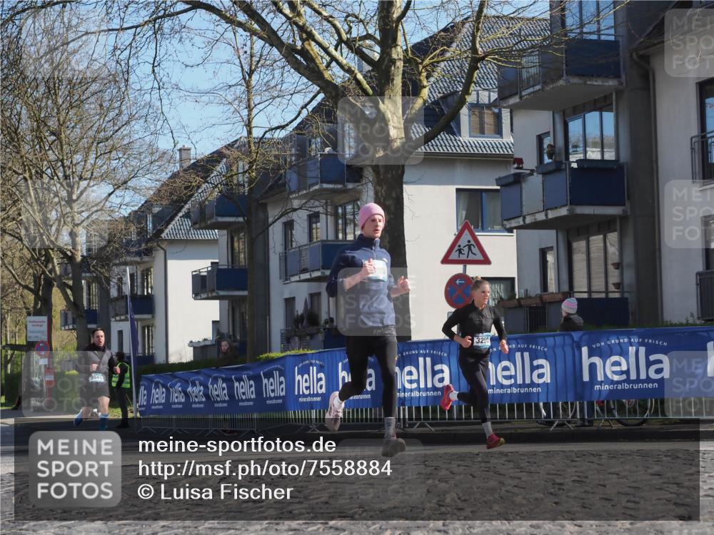 06.04.2025 - 44. Internationalen Wilhelmsburger Insellauf Luisa Fischer http://msf.ph/oto/7558884 06.04.2025 10:25:55 Ziel 3250, 3541 meine-sportfotos.de