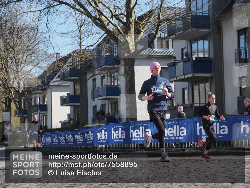 06.04.2025 - 44. Internationalen Wilhelmsburger Insellauf Luisa Fischer http://msf.ph/oto/7558895 06.04.2025 10:25:55 Ziel 3195 meine-sportfotos.de