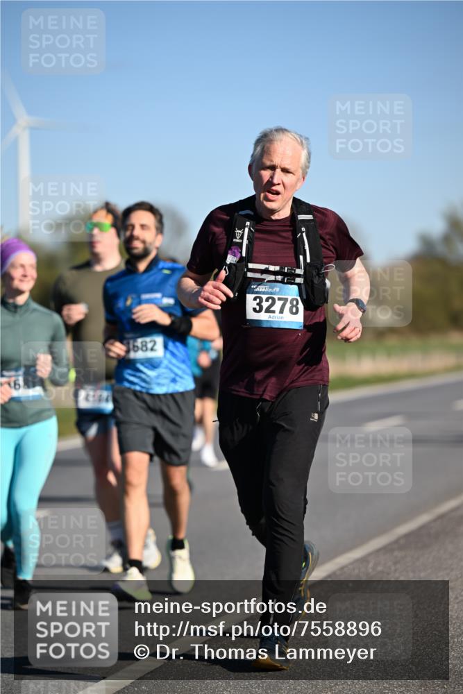 06.04.2025 - 44. Internationalen Wilhelmsburger Insellauf Dr. Thomas Lammeyer http://msf.ph/oto/7558896 06.04.2025 09:34:58 Laufen 6, 1682, 3278 meine-sportfotos.de
