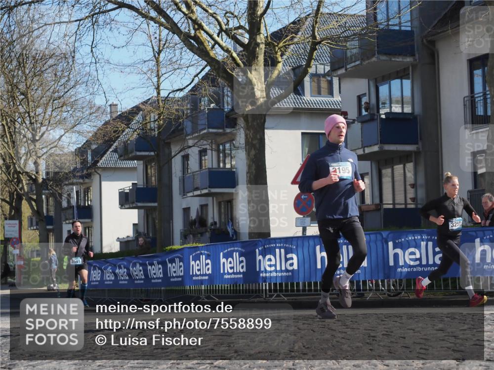 06.04.2025 - 44. Internationalen Wilhelmsburger Insellauf Luisa Fischer http://msf.ph/oto/7558899 06.04.2025 10:25:55 Ziel 2195, 3541, 3250 meine-sportfotos.de