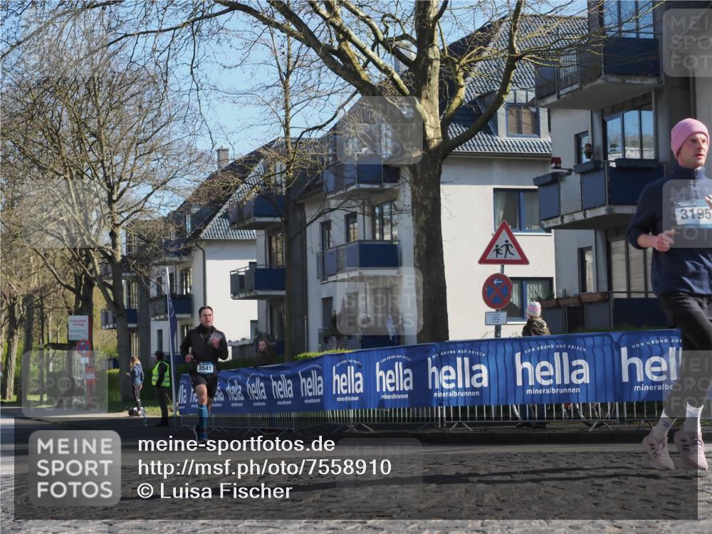 06.04.2025 - 44. Internationalen Wilhelmsburger Insellauf Luisa Fischer http://msf.ph/oto/7558910 06.04.2025 10:25:56 Ziel 3541, 3195 meine-sportfotos.de