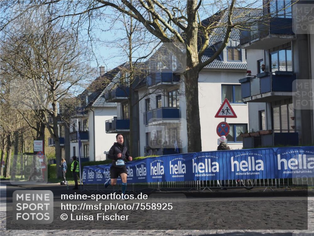 06.04.2025 - 44. Internationalen Wilhelmsburger Insellauf Luisa Fischer http://msf.ph/oto/7558925 06.04.2025 10:25:56 Ziel 3541 meine-sportfotos.de