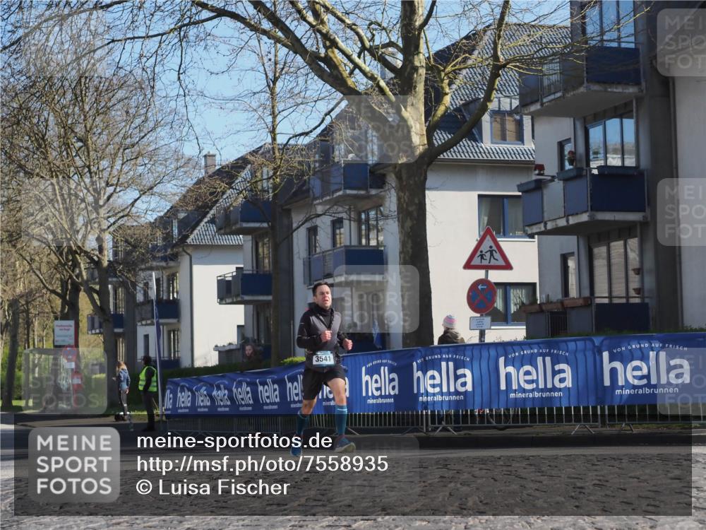 06.04.2025 - 44. Internationalen Wilhelmsburger Insellauf Luisa Fischer http://msf.ph/oto/7558935 06.04.2025 10:25:57 Ziel 3541 meine-sportfotos.de