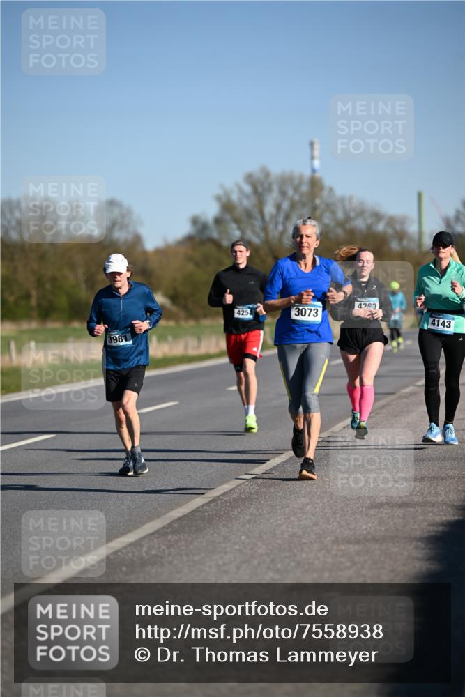 06.04.2025 - 44. Internationalen Wilhelmsburger Insellauf Dr. Thomas Lammeyer http://msf.ph/oto/7558938 06.04.2025 09:35:01 Laufen 4260, 425, 3073, 4143, 3981 meine-sportfotos.de