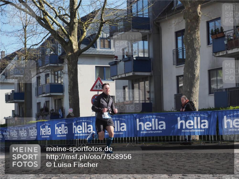 06.04.2025 - 44. Internationalen Wilhelmsburger Insellauf Luisa Fischer http://msf.ph/oto/7558956 06.04.2025 10:25:58 Ziel  meine-sportfotos.de
