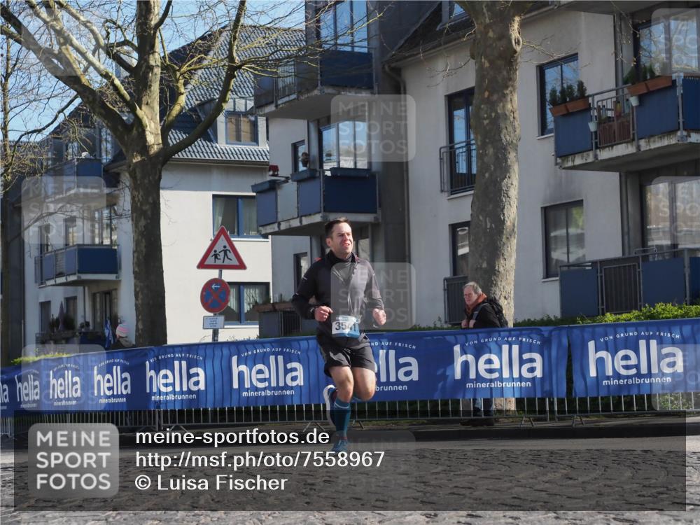 06.04.2025 - 44. Internationalen Wilhelmsburger Insellauf Luisa Fischer http://msf.ph/oto/7558967 06.04.2025 10:25:58 Ziel 3541 meine-sportfotos.de