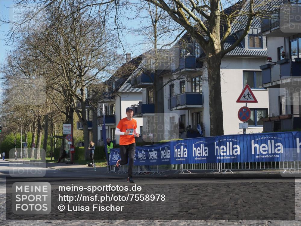 06.04.2025 - 44. Internationalen Wilhelmsburger Insellauf Luisa Fischer http://msf.ph/oto/7558978 06.04.2025 10:26:06 Ziel 56 meine-sportfotos.de