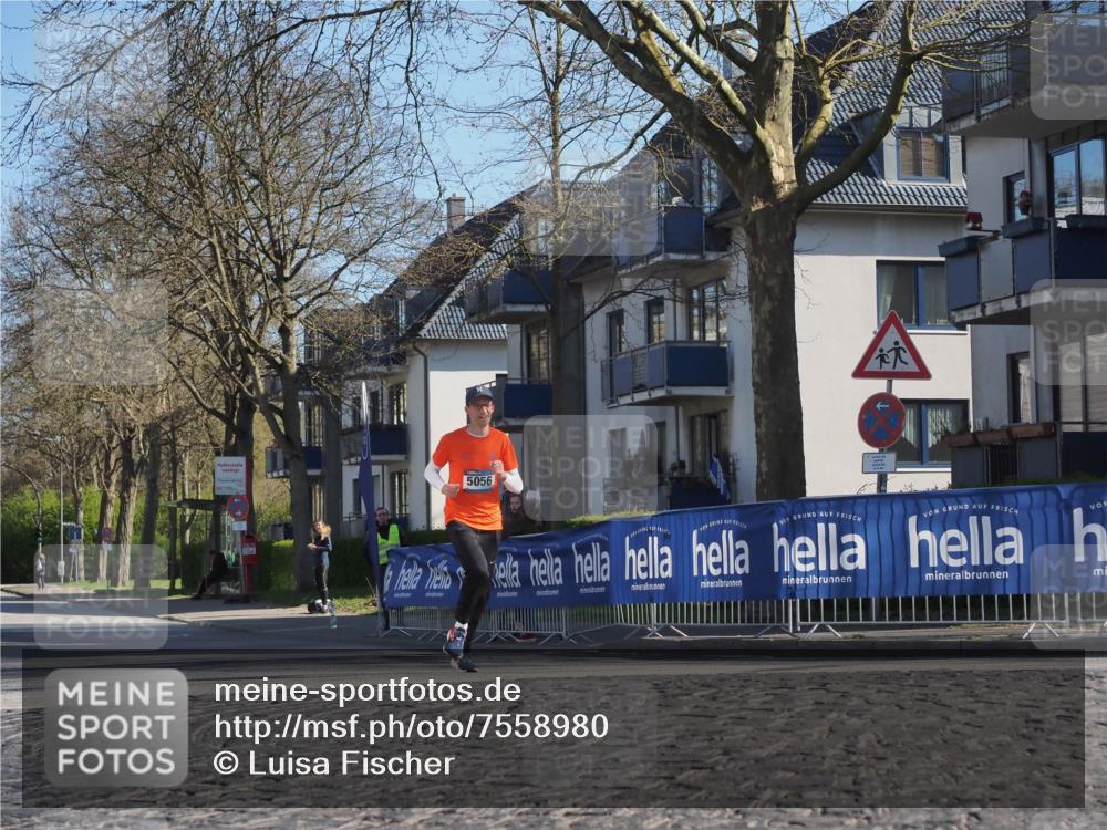06.04.2025 - 44. Internationalen Wilhelmsburger Insellauf Luisa Fischer http://msf.ph/oto/7558980 06.04.2025 10:26:06 Ziel 5056 meine-sportfotos.de