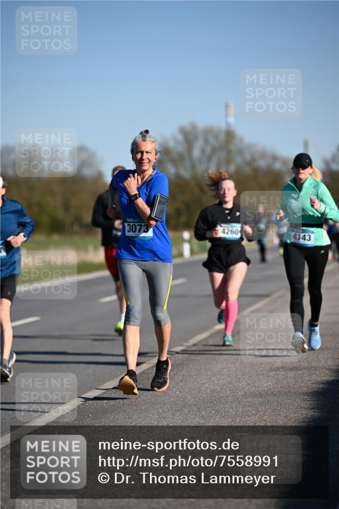 06.04.2025 - 44. Internationalen Wilhelmsburger Insellauf Dr. Thomas Lammeyer http://msf.ph/oto/7558991 06.04.2025 09:35:03 Laufen 3073, 4260, 4143 meine-sportfotos.de