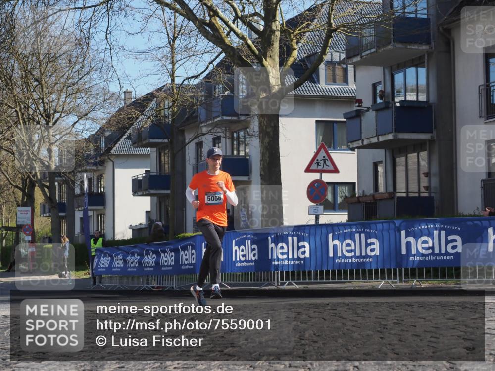 06.04.2025 - 44. Internationalen Wilhelmsburger Insellauf Luisa Fischer http://msf.ph/oto/7559001 06.04.2025 10:26:07 Ziel 5056 meine-sportfotos.de