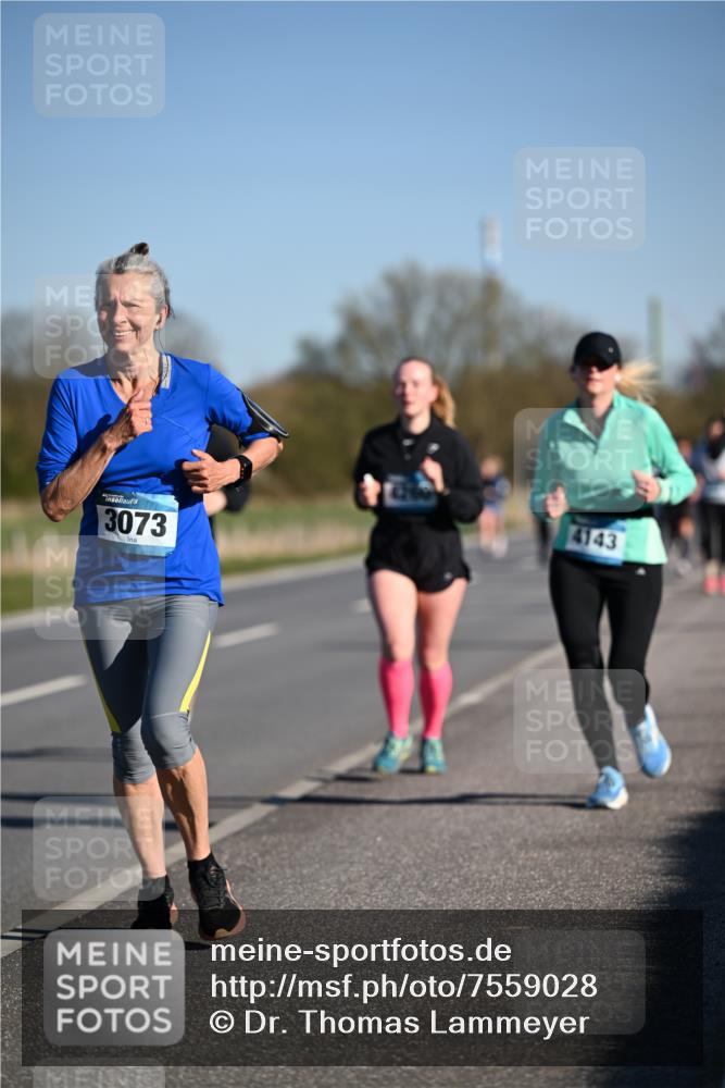 06.04.2025 - 44. Internationalen Wilhelmsburger Insellauf Dr. Thomas Lammeyer http://msf.ph/oto/7559028 06.04.2025 09:35:04 Laufen 3073, 4143 meine-sportfotos.de