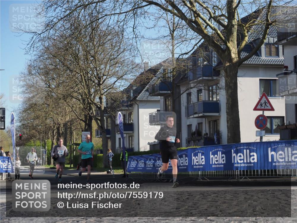 06.04.2025 - 44. Internationalen Wilhelmsburger Insellauf Luisa Fischer http://msf.ph/oto/7559179 06.04.2025 10:26:34 Ziel 3099, 4516, 076 meine-sportfotos.de