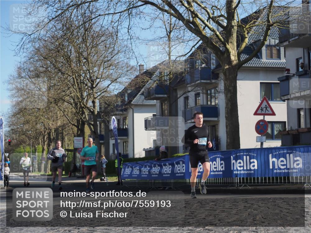 06.04.2025 - 44. Internationalen Wilhelmsburger Insellauf Luisa Fischer http://msf.ph/oto/7559193 06.04.2025 10:26:35 Ziel 3099, 4516, 5076 meine-sportfotos.de