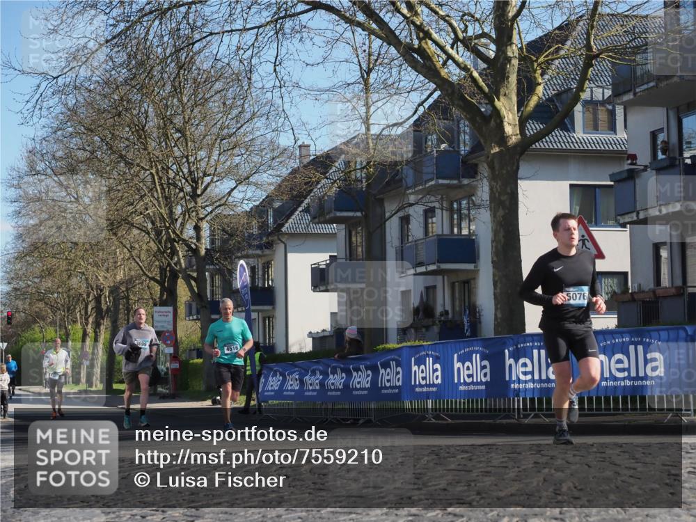 06.04.2025 - 44. Internationalen Wilhelmsburger Insellauf Luisa Fischer http://msf.ph/oto/7559210 06.04.2025 10:26:36 Ziel 3099, 4516, 5076 meine-sportfotos.de
