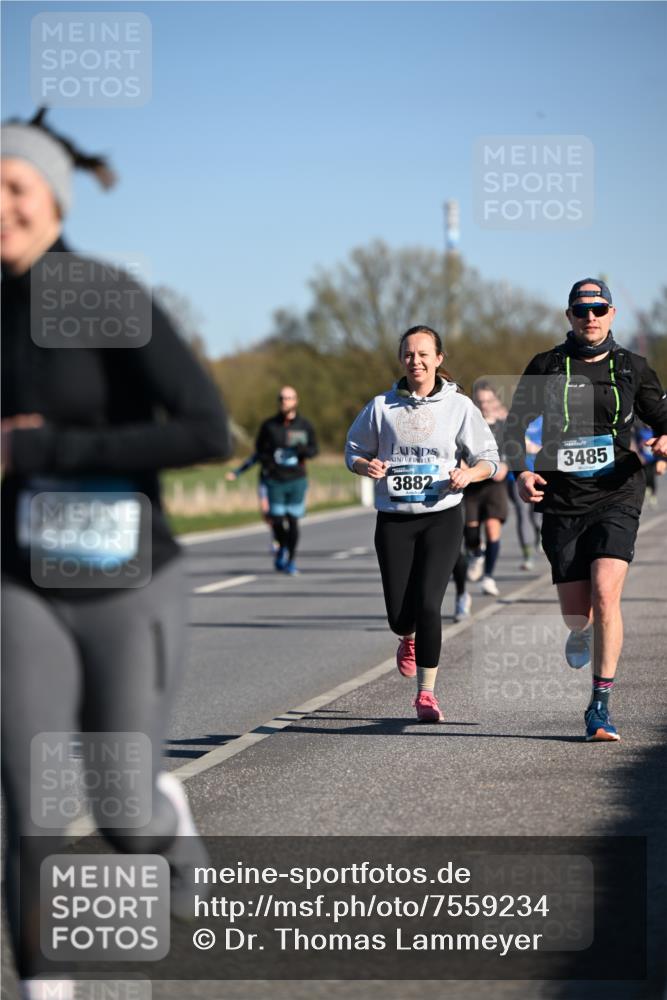 06.04.2025 - 44. Internationalen Wilhelmsburger Insellauf Dr. Thomas Lammeyer http://msf.ph/oto/7559234 06.04.2025 09:35:12 Laufen 1895, 3882, 3485 meine-sportfotos.de
