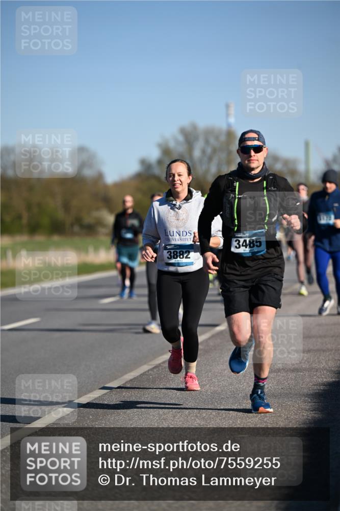 06.04.2025 - 44. Internationalen Wilhelmsburger Insellauf Dr. Thomas Lammeyer http://msf.ph/oto/7559255 06.04.2025 09:35:13 Laufen 3882, 3485 meine-sportfotos.de