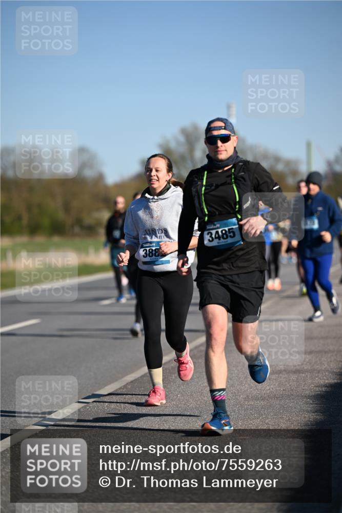 06.04.2025 - 44. Internationalen Wilhelmsburger Insellauf Dr. Thomas Lammeyer http://msf.ph/oto/7559263 06.04.2025 09:35:13 Laufen 388, 3485 meine-sportfotos.de