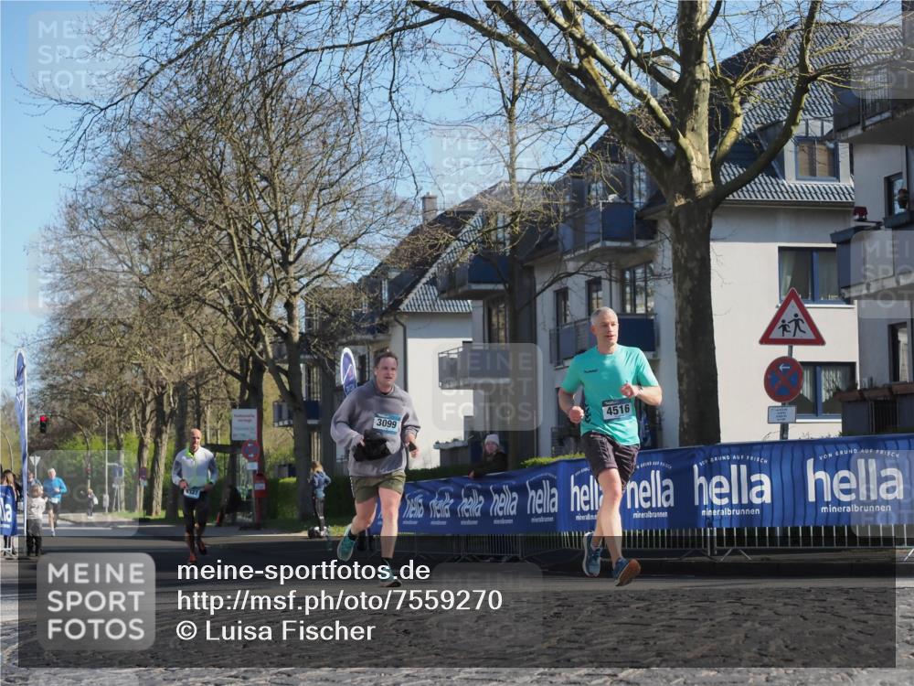 06.04.2025 - 44. Internationalen Wilhelmsburger Insellauf Luisa Fischer http://msf.ph/oto/7559270 06.04.2025 10:26:38 Ziel 4327, 3099, 4516 meine-sportfotos.de