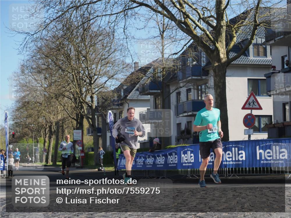 06.04.2025 - 44. Internationalen Wilhelmsburger Insellauf Luisa Fischer http://msf.ph/oto/7559275 06.04.2025 10:26:38 Ziel 3099, 4516, 4327 meine-sportfotos.de