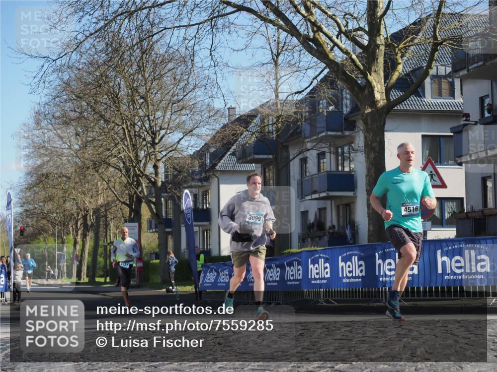 06.04.2025 - 44. Internationalen Wilhelmsburger Insellauf Luisa Fischer http://msf.ph/oto/7559285 06.04.2025 10:26:38 Ziel 4327, 3099, 4516 meine-sportfotos.de