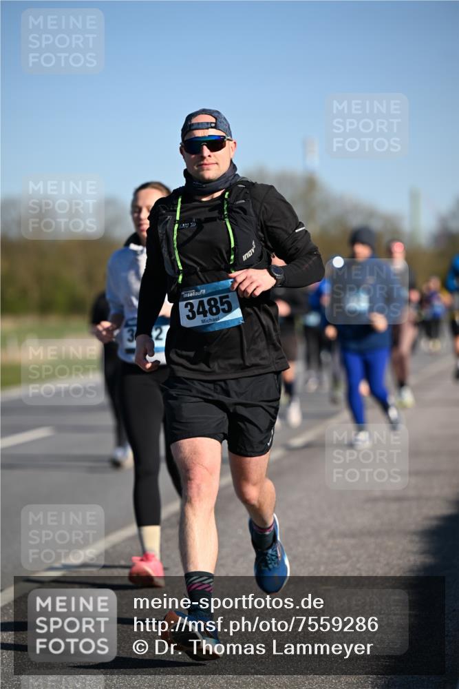 06.04.2025 - 44. Internationalen Wilhelmsburger Insellauf Dr. Thomas Lammeyer http://msf.ph/oto/7559286 06.04.2025 09:35:14 Laufen 3485 meine-sportfotos.de
