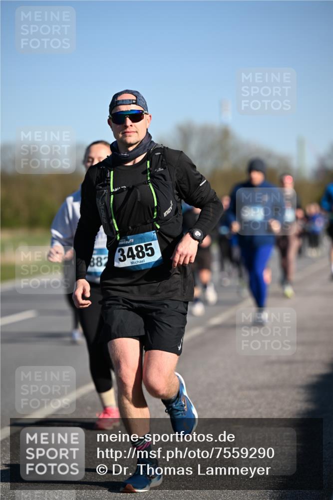 06.04.2025 - 44. Internationalen Wilhelmsburger Insellauf Dr. Thomas Lammeyer http://msf.ph/oto/7559290 06.04.2025 09:35:14 Laufen 88, 3485 meine-sportfotos.de