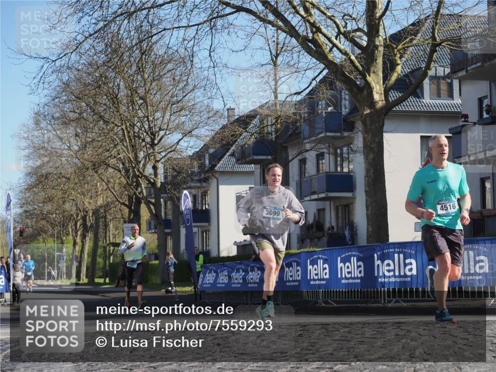 06.04.2025 - 44. Internationalen Wilhelmsburger Insellauf Luisa Fischer http://msf.ph/oto/7559293 06.04.2025 10:26:39 Ziel 3099, 4516, 4327 meine-sportfotos.de