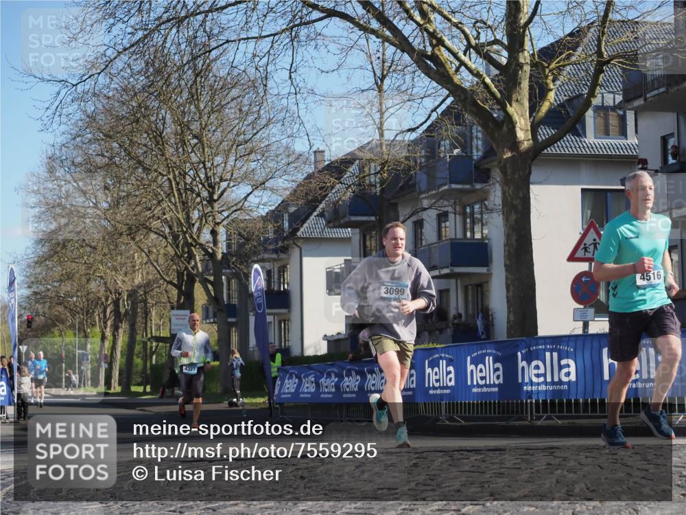 06.04.2025 - 44. Internationalen Wilhelmsburger Insellauf Luisa Fischer http://msf.ph/oto/7559295 06.04.2025 10:26:39 Ziel 4327, 3099, 4516 meine-sportfotos.de