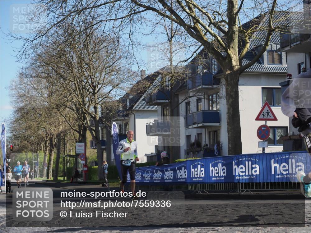06.04.2025 - 44. Internationalen Wilhelmsburger Insellauf Luisa Fischer http://msf.ph/oto/7559336 06.04.2025 10:26:40 Ziel 4327 meine-sportfotos.de
