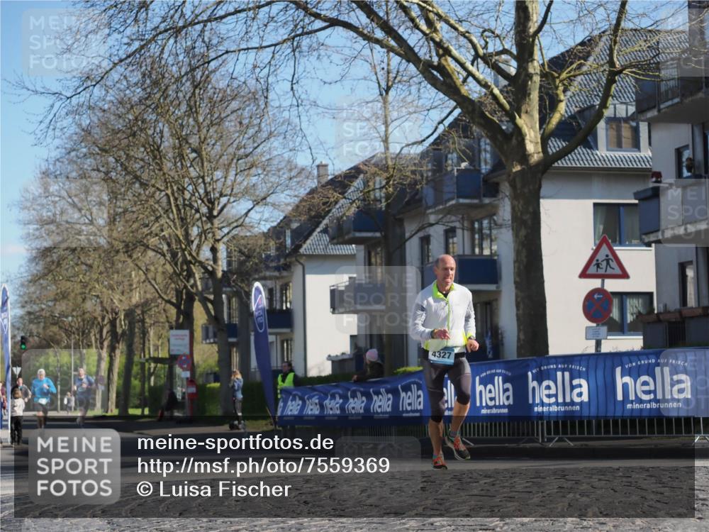 06.04.2025 - 44. Internationalen Wilhelmsburger Insellauf Luisa Fischer http://msf.ph/oto/7559369 06.04.2025 10:26:41 Ziel 4327 meine-sportfotos.de