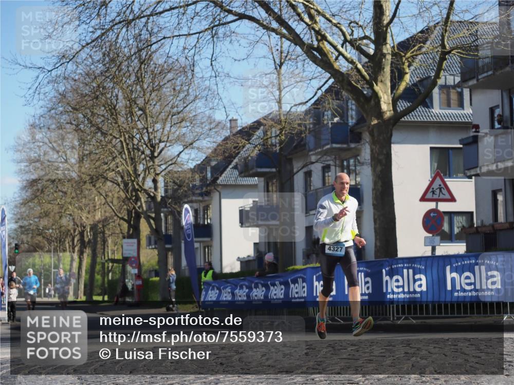 06.04.2025 - 44. Internationalen Wilhelmsburger Insellauf Luisa Fischer http://msf.ph/oto/7559373 06.04.2025 10:26:41 Ziel 4327 meine-sportfotos.de