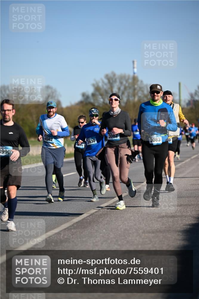 06.04.2025 - 44. Internationalen Wilhelmsburger Insellauf Dr. Thomas Lammeyer http://msf.ph/oto/7559401 06.04.2025 09:35:18 Laufen 3990, 4562, 3930, 3082, 3083, 0 meine-sportfotos.de