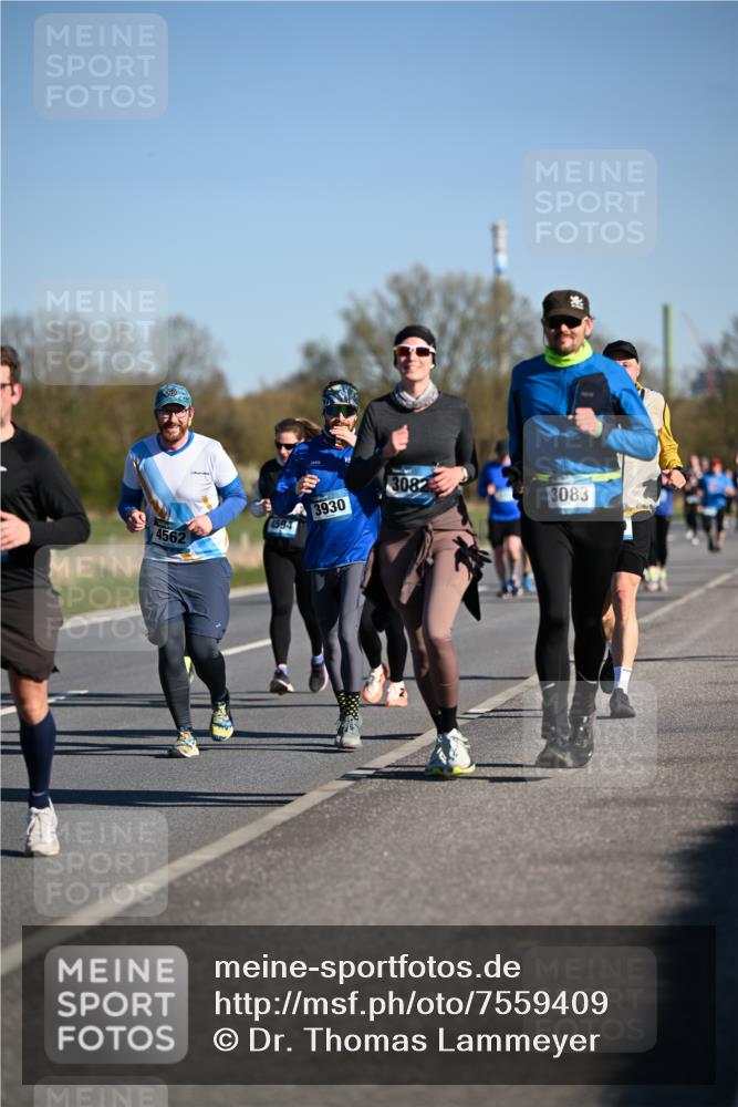06.04.2025 - 44. Internationalen Wilhelmsburger Insellauf Dr. Thomas Lammeyer http://msf.ph/oto/7559409 06.04.2025 09:35:18 Laufen 4562, 3930, 3082, 3083 meine-sportfotos.de