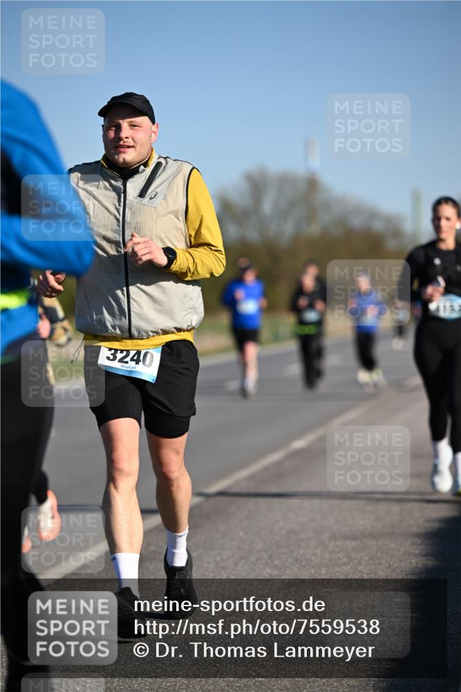 06.04.2025 - 44. Internationalen Wilhelmsburger Insellauf Dr. Thomas Lammeyer http://msf.ph/oto/7559538 06.04.2025 09:35:22 Laufen 3240 meine-sportfotos.de