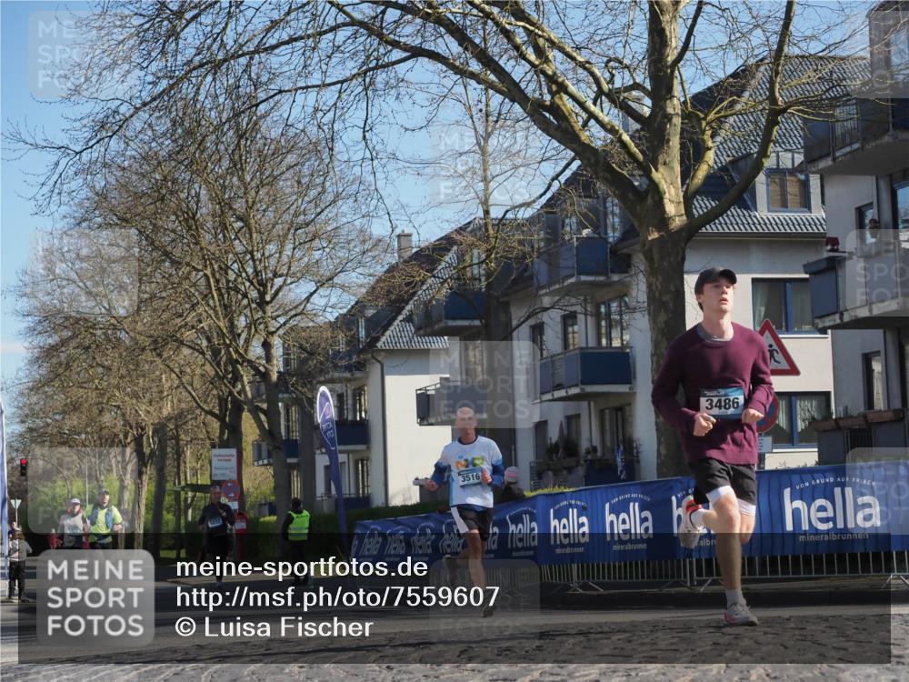 06.04.2025 - 44. Internationalen Wilhelmsburger Insellauf Luisa Fischer http://msf.ph/oto/7559607 06.04.2025 10:26:56 Ziel 3343, 5032, 3486, 3516 meine-sportfotos.de
