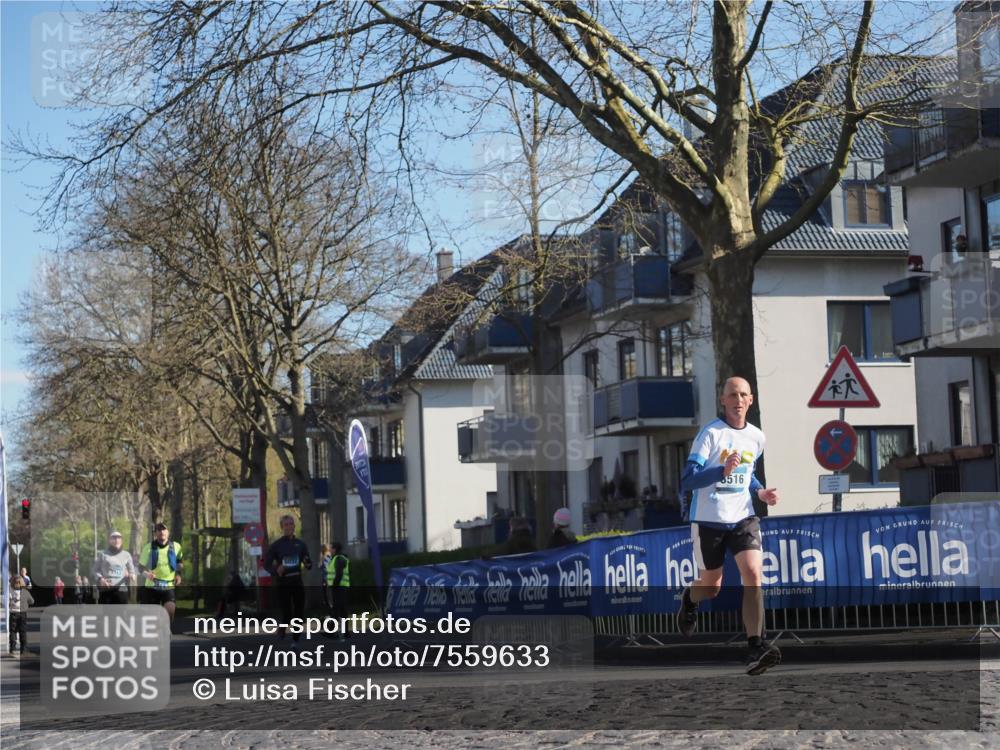 06.04.2025 - 44. Internationalen Wilhelmsburger Insellauf Luisa Fischer http://msf.ph/oto/7559633 06.04.2025 10:26:57 Ziel 3343, 516, 5032 meine-sportfotos.de