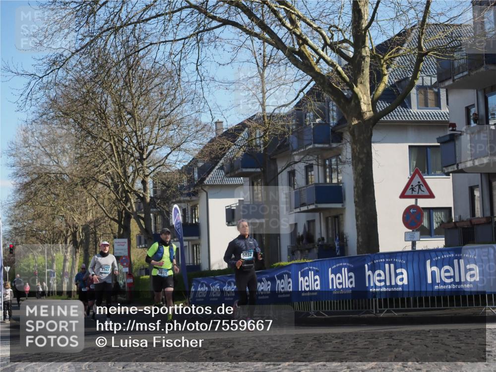06.04.2025 - 44. Internationalen Wilhelmsburger Insellauf Luisa Fischer http://msf.ph/oto/7559667 06.04.2025 10:26:59 Ziel 4, 5032, 3343, 3610 meine-sportfotos.de