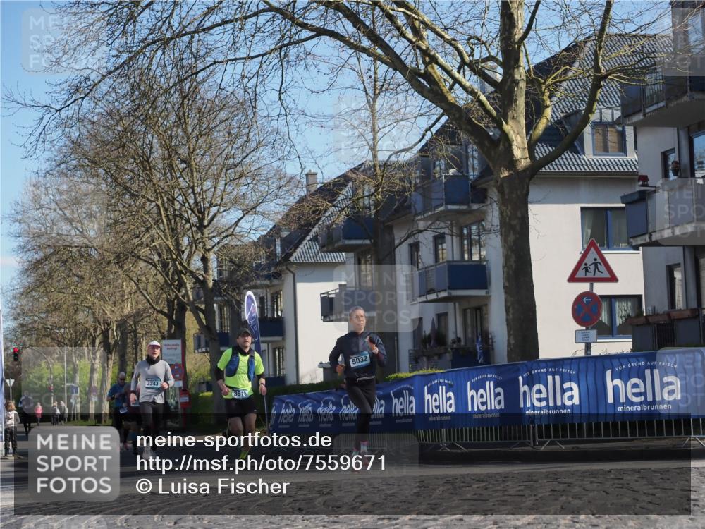 06.04.2025 - 44. Internationalen Wilhelmsburger Insellauf Luisa Fischer http://msf.ph/oto/7559671 06.04.2025 10:26:59 Ziel 3343, 3610, 5032 meine-sportfotos.de