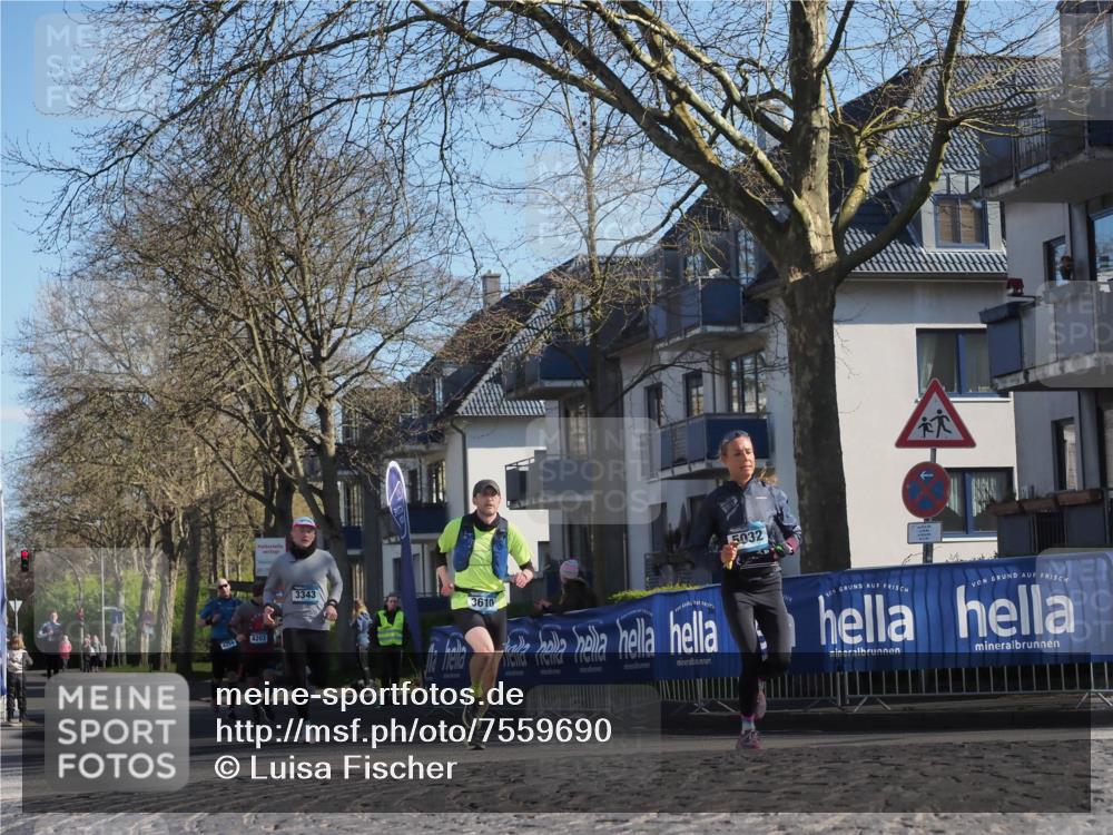 06.04.2025 - 44. Internationalen Wilhelmsburger Insellauf Luisa Fischer http://msf.ph/oto/7559690 06.04.2025 10:27:00 Ziel 4259, 4203, 3343, 5032, 3610 meine-sportfotos.de