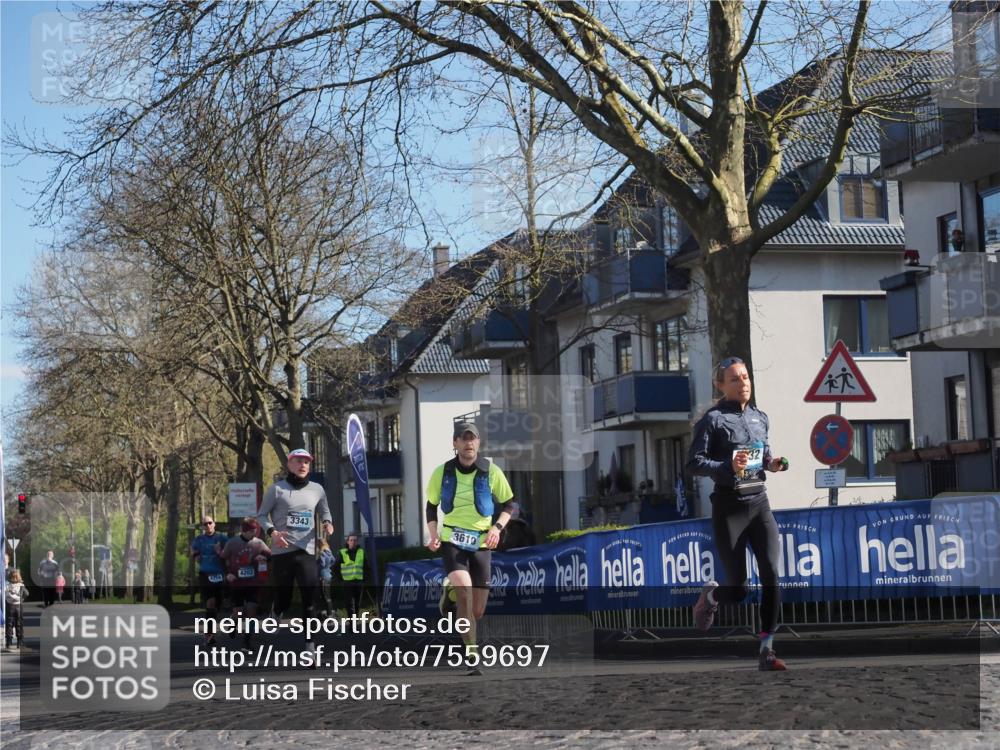 06.04.2025 - 44. Internationalen Wilhelmsburger Insellauf Luisa Fischer http://msf.ph/oto/7559697 06.04.2025 10:27:01 Ziel 4203, 3343, 3610 meine-sportfotos.de
