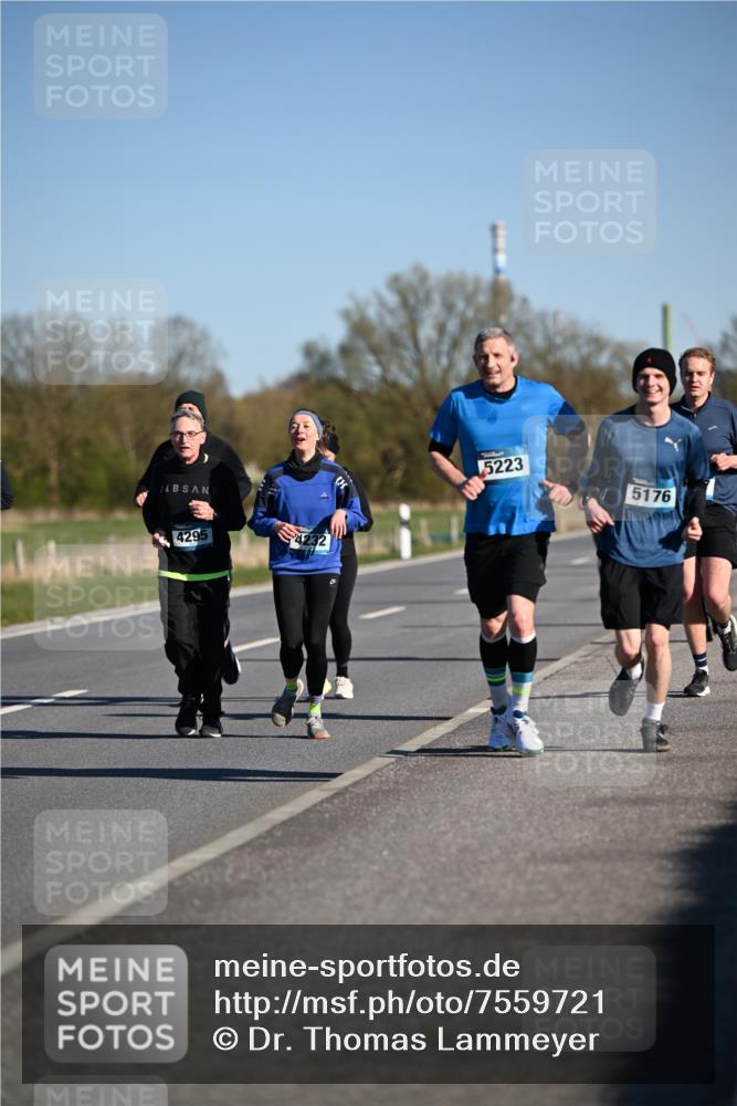 06.04.2025 - 44. Internationalen Wilhelmsburger Insellauf Dr. Thomas Lammeyer http://msf.ph/oto/7559721 06.04.2025 09:35:28 Laufen 4295, 5223, 5176 meine-sportfotos.de