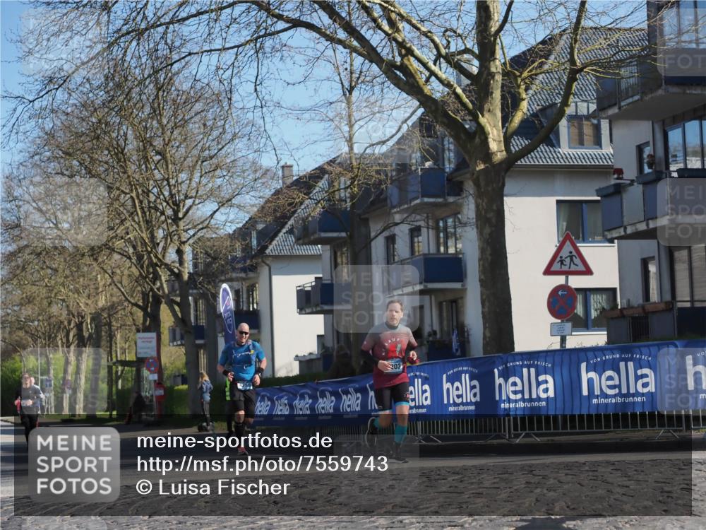 06.04.2025 - 44. Internationalen Wilhelmsburger Insellauf Luisa Fischer http://msf.ph/oto/7559743 06.04.2025 10:27:04 Ziel 203 meine-sportfotos.de