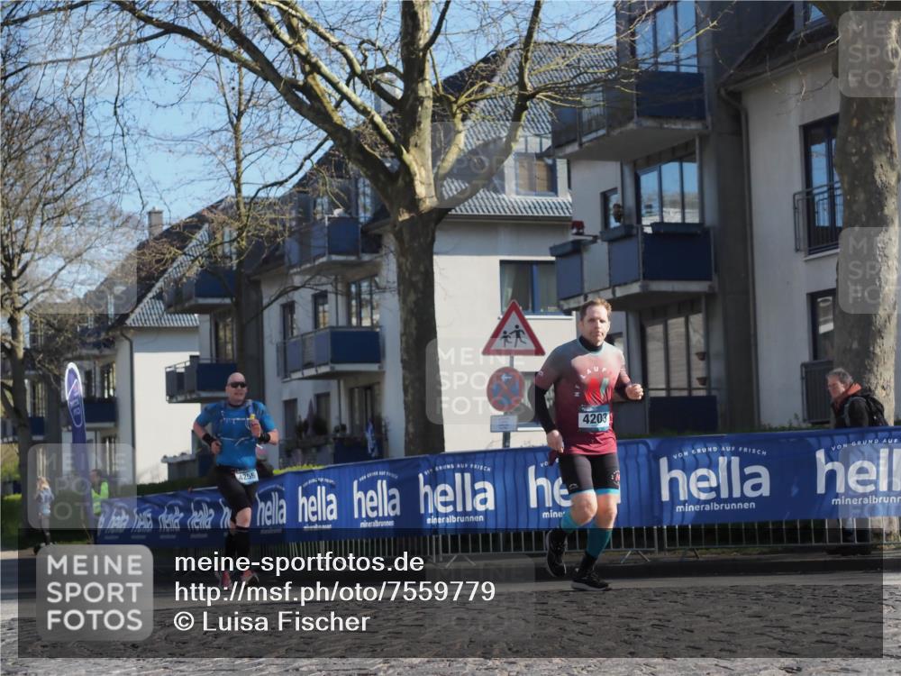 06.04.2025 - 44. Internationalen Wilhelmsburger Insellauf Luisa Fischer http://msf.ph/oto/7559779 06.04.2025 10:27:05 Ziel 4259, 4203 meine-sportfotos.de