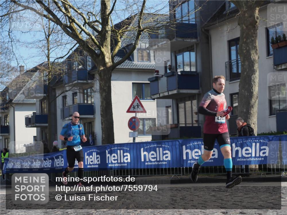 06.04.2025 - 44. Internationalen Wilhelmsburger Insellauf Luisa Fischer http://msf.ph/oto/7559794 06.04.2025 10:27:05 Ziel 4203, 4259 meine-sportfotos.de