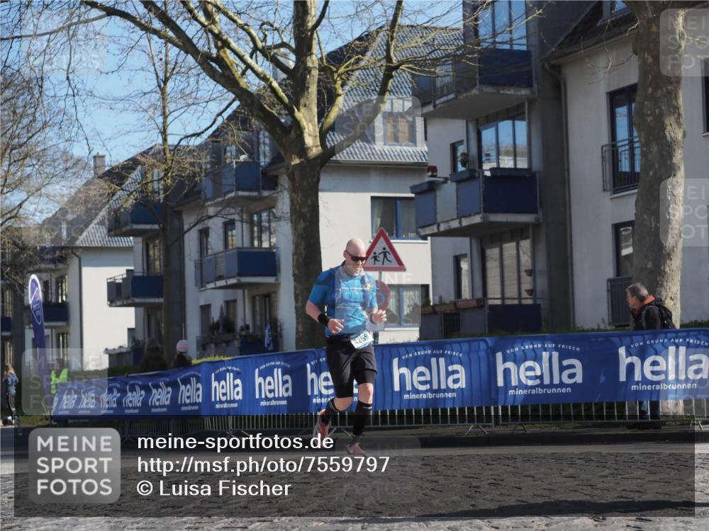 06.04.2025 - 44. Internationalen Wilhelmsburger Insellauf Luisa Fischer http://msf.ph/oto/7559797 06.04.2025 10:27:06 Ziel 4259 meine-sportfotos.de