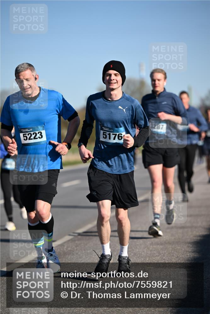 06.04.2025 - 44. Internationalen Wilhelmsburger Insellauf Dr. Thomas Lammeyer http://msf.ph/oto/7559821 06.04.2025 09:35:31 Laufen 5223, 5176, 1287 meine-sportfotos.de
