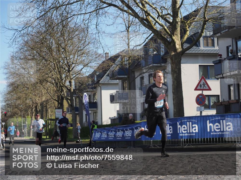 06.04.2025 - 44. Internationalen Wilhelmsburger Insellauf Luisa Fischer http://msf.ph/oto/7559848 06.04.2025 10:27:10 Ziel 14553, 3181, 3344 meine-sportfotos.de