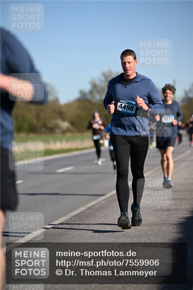 06.04.2025 - 44. Internationalen Wilhelmsburger Insellauf Dr. Thomas Lammeyer http://msf.ph/oto/7559906 06.04.2025 09:35:34 Laufen 4498, 3213 meine-sportfotos.de