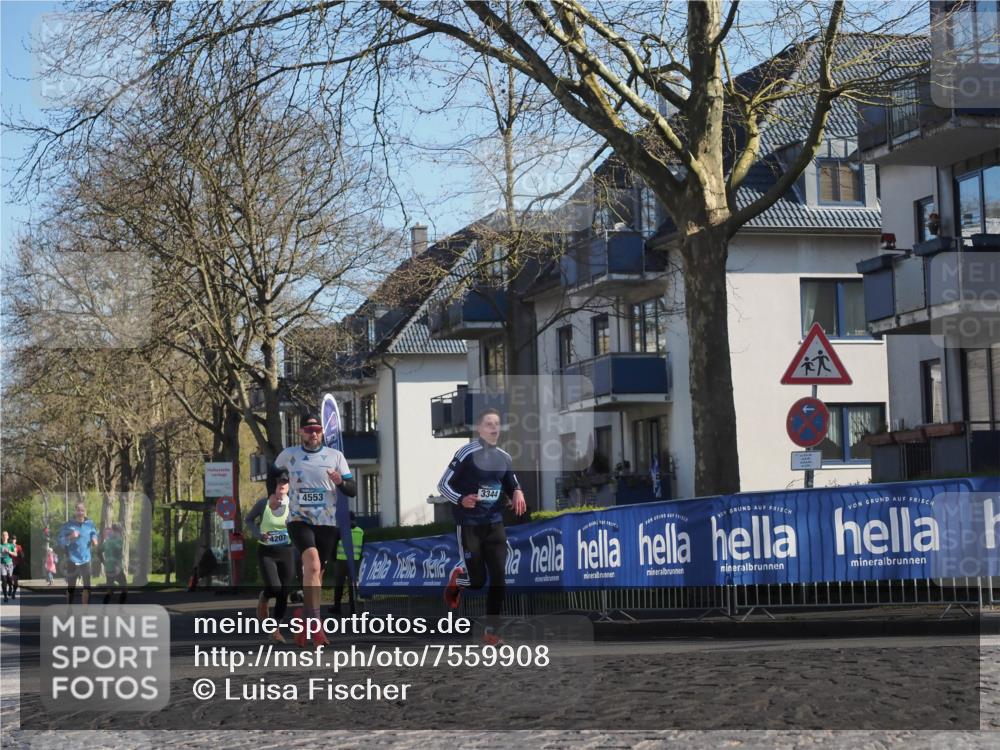 06.04.2025 - 44. Internationalen Wilhelmsburger Insellauf Luisa Fischer http://msf.ph/oto/7559908 06.04.2025 10:27:11 Ziel 4207, 4553, 3344 meine-sportfotos.de